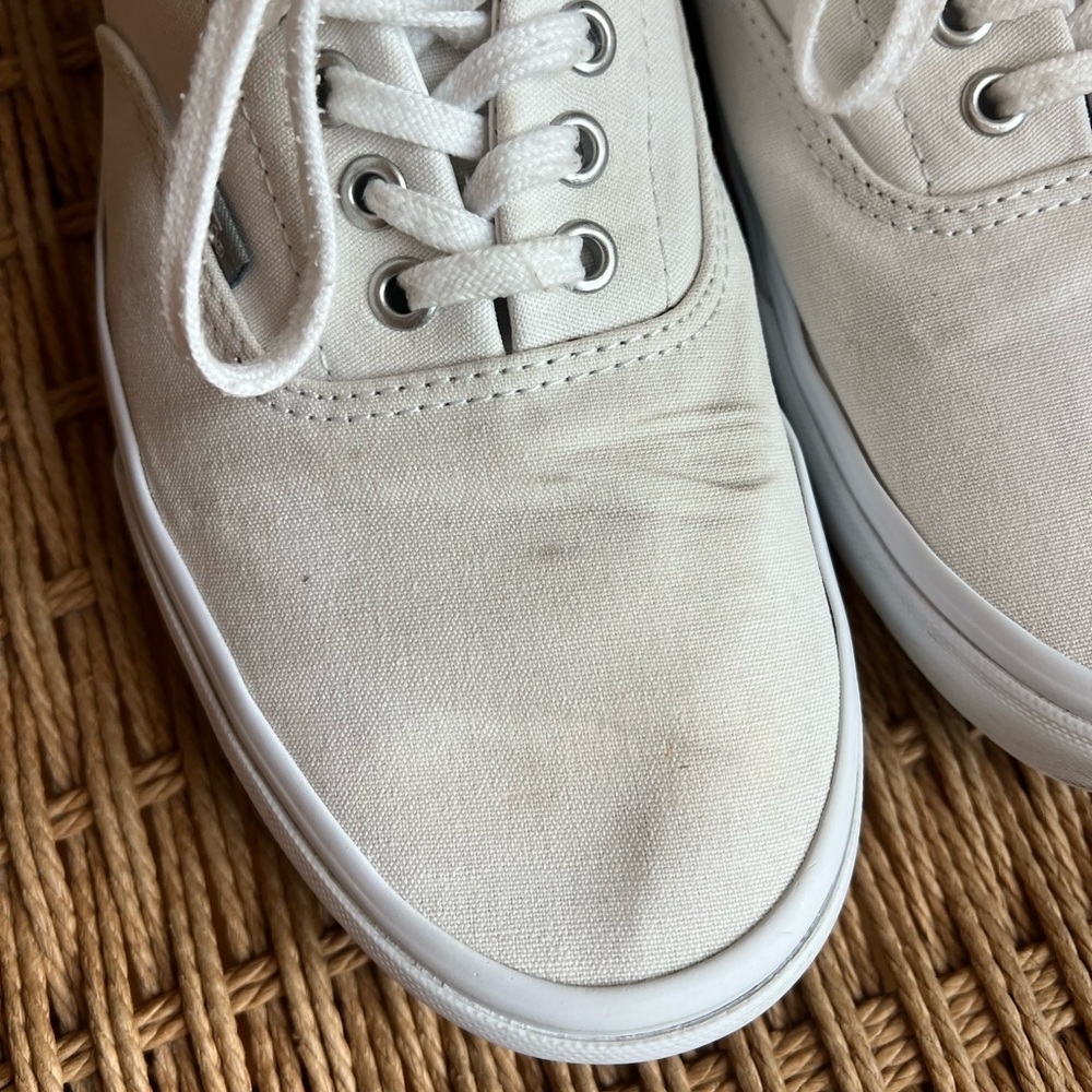 Vans Era Triple White Sneakers Size 12 Women / 10.5 Men Canvas Classic Low Top - Picture 3 of 14